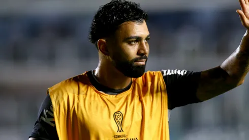 Gabigol jogador do Santos durante aquecimento antes da partida contra o Deportivo Recoleta no estadio Vila Belmiro pelo campeonato Copa Sul-Americana 2026. Foto: Mauricio De Souza/AGIF