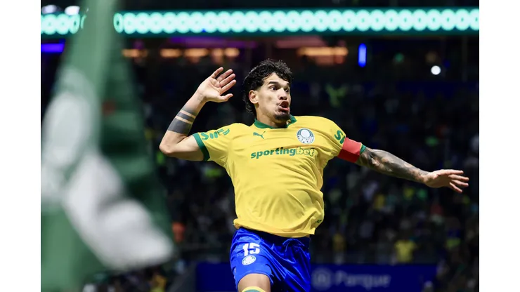 SP - SAO PAULO - 25/08/2025 - BRASILEIRO A 2025, PALMEIRAS X SPORT - Gustavo Gomez jogador do Palmeiras comemora seu gol durante partida contra o Sport no estadio Arena Allianz Parque pelo campeonato Brasileiro A 2025. Foto: Marcello Zambrana/AGIF