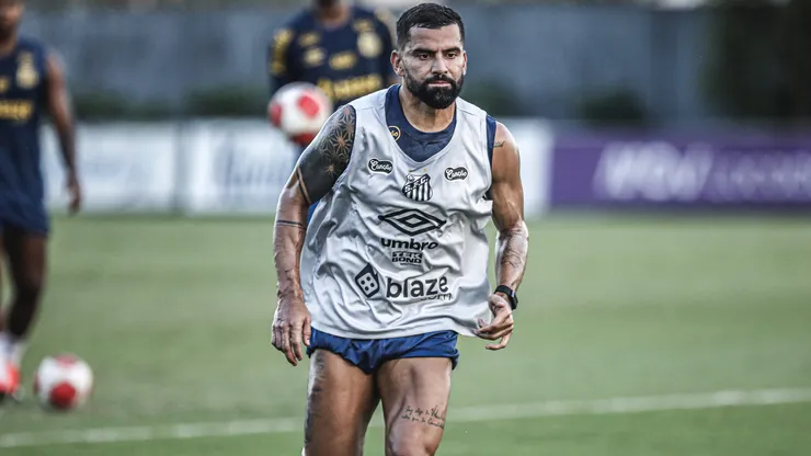 Tomas Rincon jogador do Santos durante treino no Centro de Treinamento CT Rei Pele.