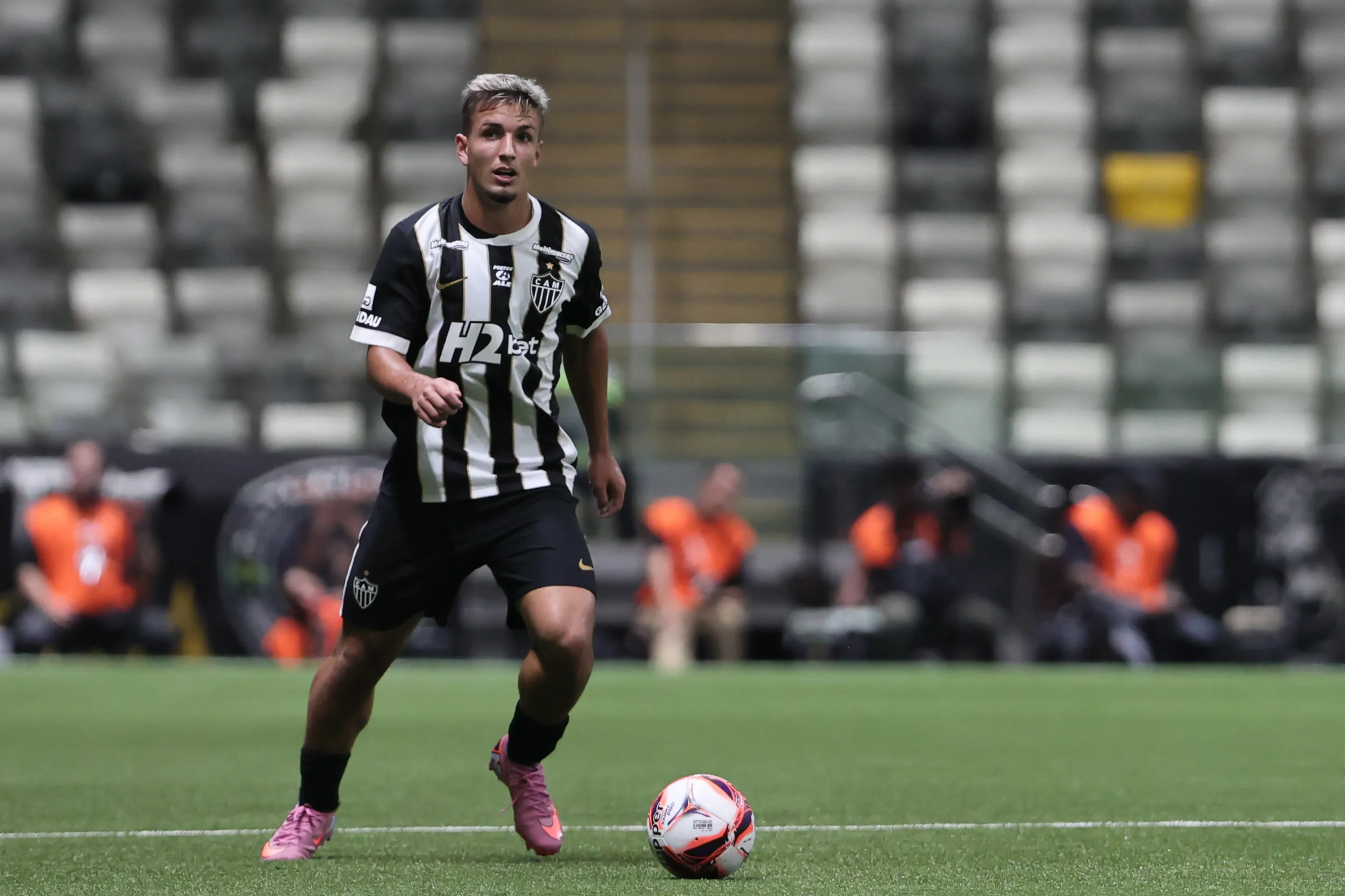 MG – BELO HORIZONTE – 11/01/2026 – MINEIRO 2026, ATLETICO-MG X BETIM – Mateus Iseppe jogador do Atletico-MG durante partida contra o Betim no estadio Arena MRV pelo campeonato Mineiro 2026. Foto: Gilson Lobo/AGIF