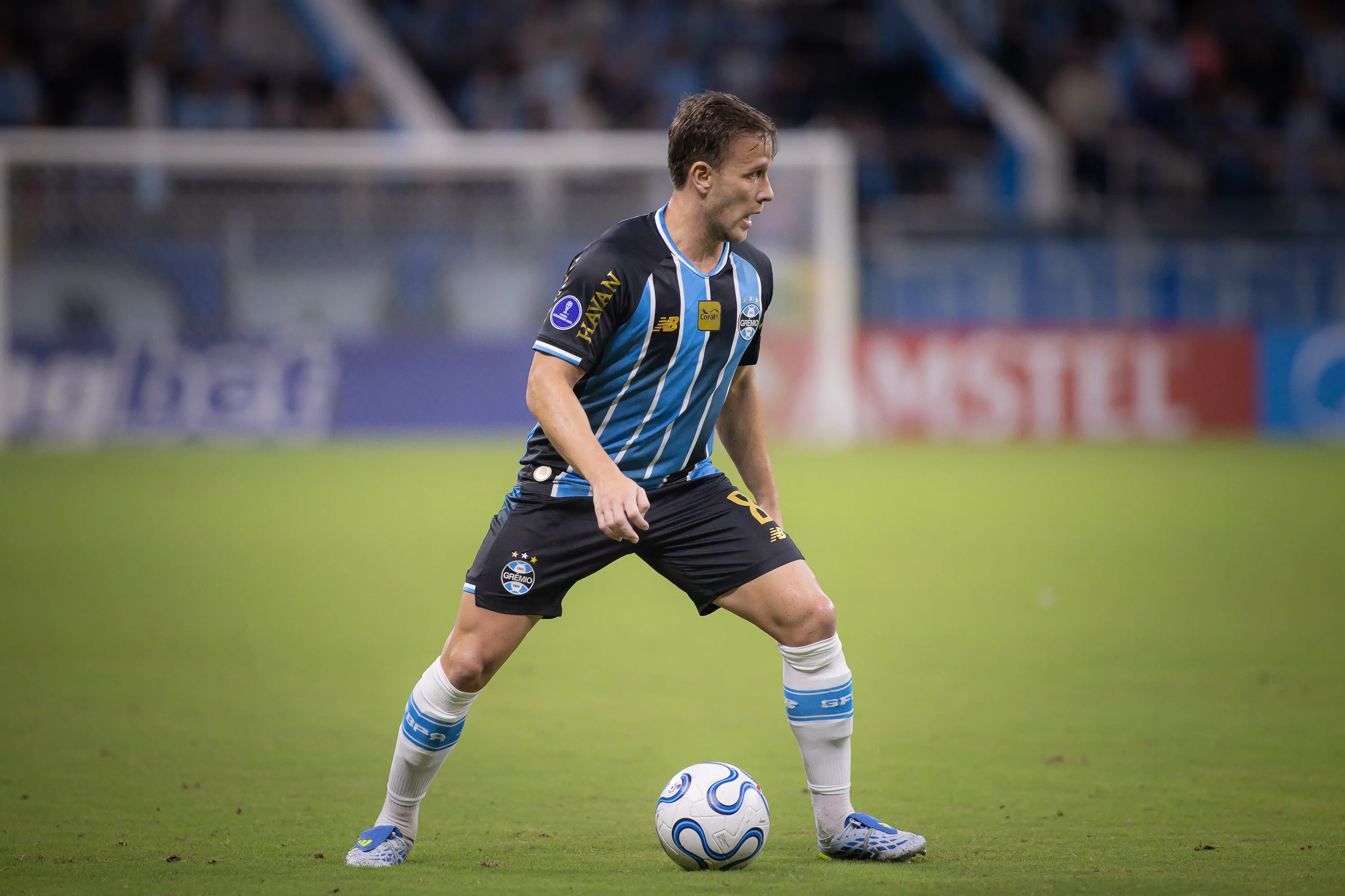 Arthur atuando no Grêmio – Foto: Maxi Franzoi/AGIF