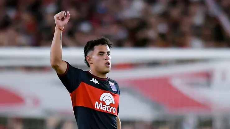 David Romero do Tigre comemora após marcar o segundo gol de seu time durante uma partida do Torneo Apertura Mercado Libre 2026 entre River Plate e Tigre no Estadio Más Monumental Antonio Vespucio Liberti em 07 de fevereiro de 2026 em Buenos Aires, Argentina. (Foto de Marcelo Endelli/Getty Images)