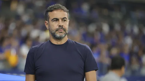Artur Jorge técnico do Cruzeiro durante partida contra o Fluminense no estádio Mineirão pelo campeonato Brasileiro A 2026. Foto: Gilson Lobo/AGIF