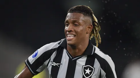 Danilo jogador do Botafogo durante partida contra o Racing no estadio Engenhao pelo campeonato Copa Sul-Americana 2026.