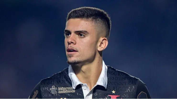 Gabriel Pec pode jogar no Cruzeiro em 2026.