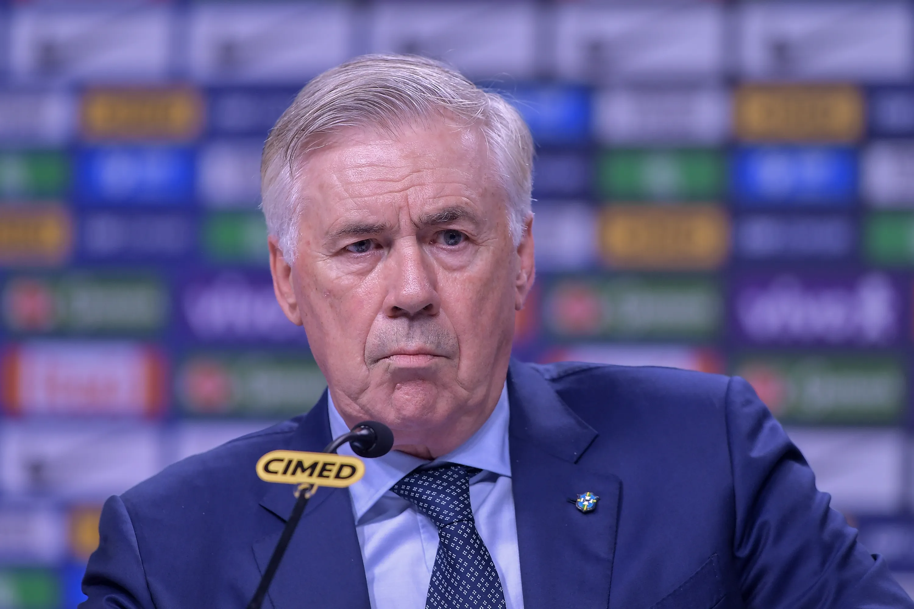 Carlo Ancelotti durante convocação para as Eliminatórias da Copa do Mundo de 2026 em evento realizado na CBF (Confederação Brasileira de Futebol) no Rio de Janeiro. Foto: Thiago Ribeiro/AGIF.