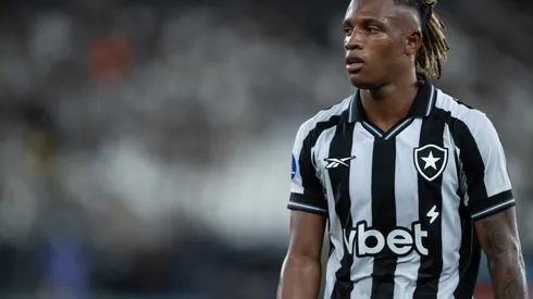 RJ – RIO DE JANEIRO – 09/04/2026 – COPA SUL-AMERICANA 2026, BOTAFOGO X CARACAS – Danilo jogador do Botafogo durante partida contra o Caracas no estadio Engenhao pelo campeonato Copa Sul-Americana 2026. Foto: Jorge Rodrigues/AGIF