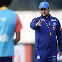 Arthur Elias exalta passagem pelo Corinthians