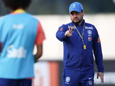 Arthur Elias exalta passagem pelo Corinthians