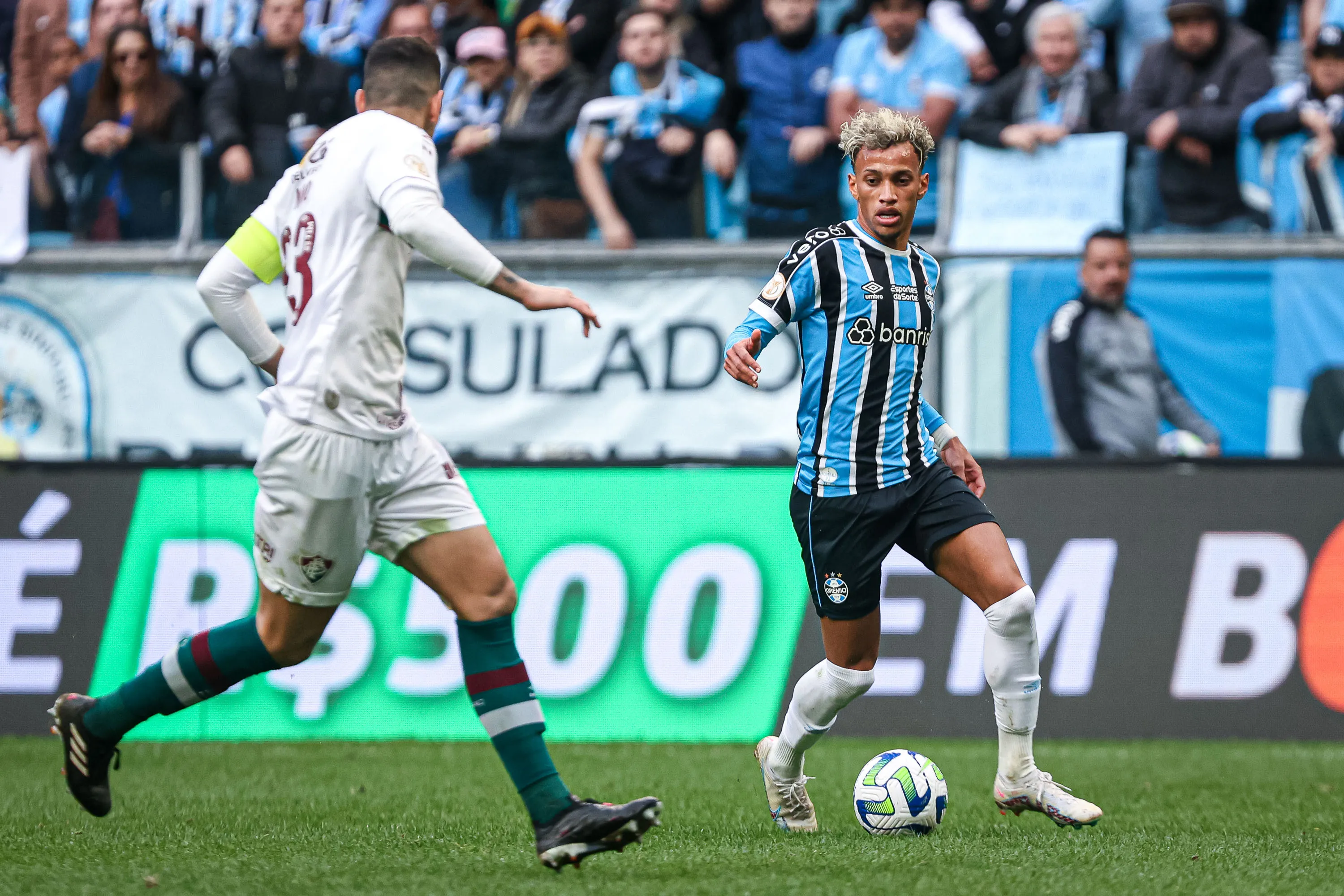 RS – PORTO ALEGRE – 13/08/2023 – BRASILEIRO A 2023, GREMIO X FLUMINENSE – Bitello jogador do Gremio durante partida contra o Fluminense no estadio Arena do Gremio pelo campeonato Brasileiro A 2023. Foto: Maxi Franzoi/AGIF