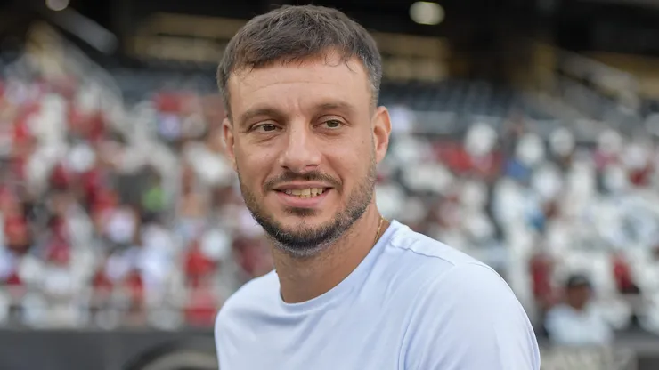Anselmi durante confronto contra o Flamengo no Campeonato Carioca de 2026.