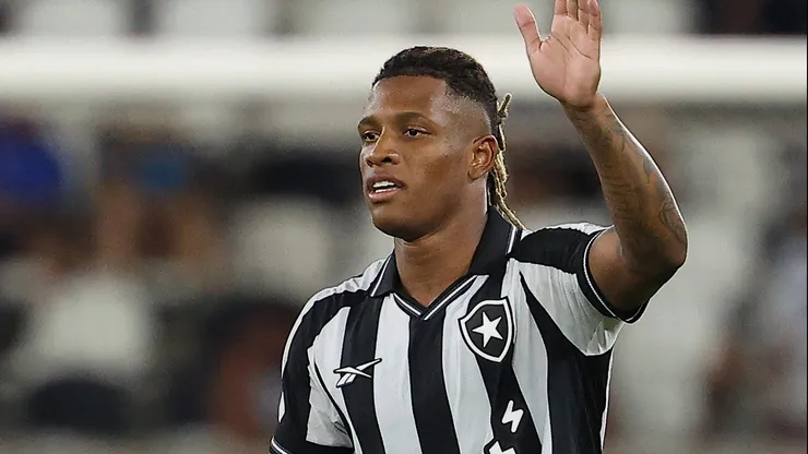 Danilo of Botafogo celebrates after scoring the first goal of his team during the match between Botafogo and Cruzeiro as part of Brasileirao 2026 at Estadio Olimpico Nilton Santos on January 29, 2026 in Rio de Janeiro, Brazil. (Photo by Wagner Meier/Getty Images)
