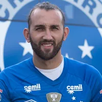 Ex-Cruzeiro, Barcos fecha com novo clube