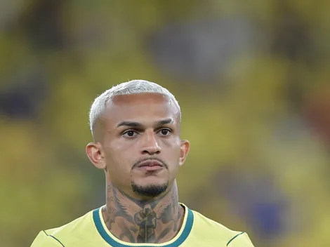Wesley recebe dura chegada de Casemiro em treino da Seleção
