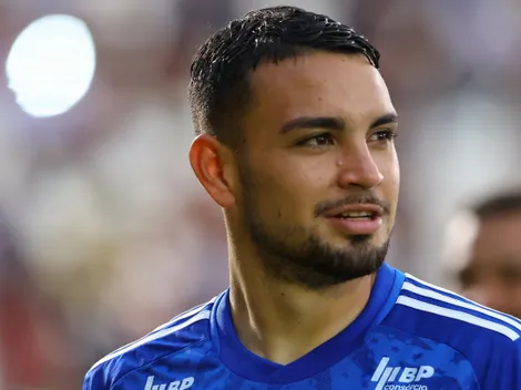 Fabrizio Peralta retorna ao Cruzeiro após empréstimo, mas futuro é incerto