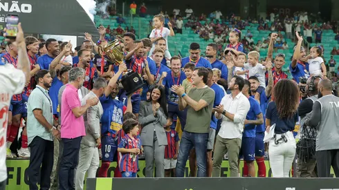 BA – SALVADOR – 07/03/2026 – BAIANO 2026, BAHIA X VITORIA – Jogadores do Bahia comemoram titulo de campeao apos partida contra o Vitoria no estadio Fonte Nova pela decisao do campeonato Baiano 2026. Foto: Marcio Jose/AGIF