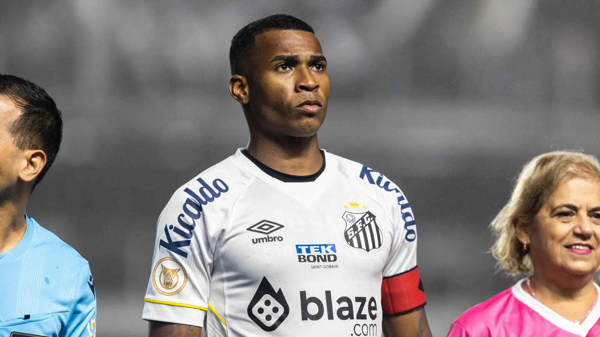 Jean Lucas jogador do Santos durante partida contra o Bragantino no estádio Vila Belmiro pelo campeonato Brasileiro A 2023. Foto: Abner Dourado/AGIF