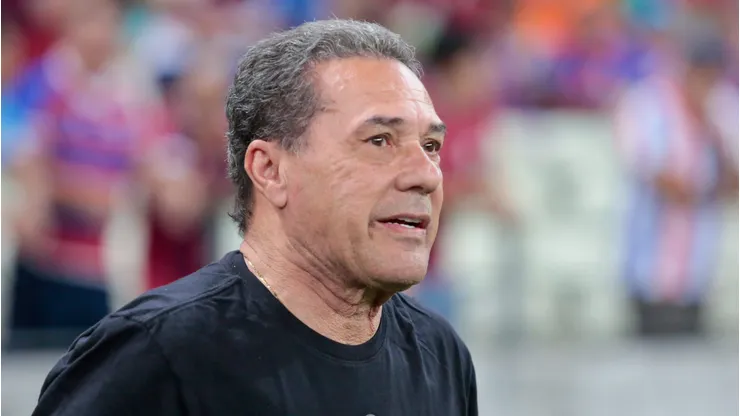 Luxemburgo criticou Anceotti na Seleção Brasileira.