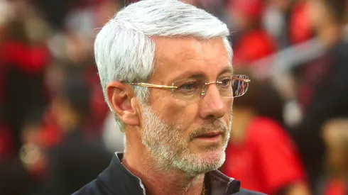 Odair Hellmann durante confronto contra o Mirassol no Brasileirão de 2026.