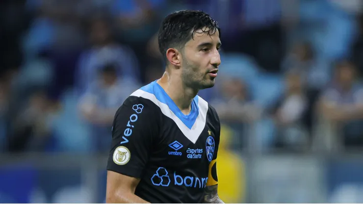 Mathias Villasanti jogador do Gremio durante partida contra o Criciuma no estadio Arena do Gremio pelo campeonato Brasileiro A 2024. Foto: Maxi Franzoi/AGIF