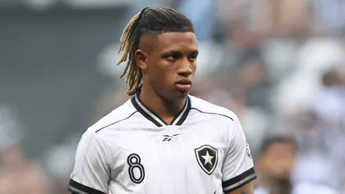 Danilo jogador do Botafogo durante partida contra o Atletico-MG no estadio Arena MRV pelo campeonato Brasileiro A 2026. Foto: Gilson Lobo/AGIF