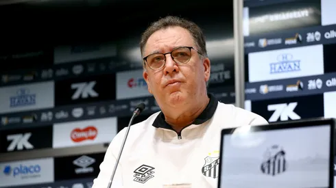 O presidente Marcelo Teixeira durante coletiva oficial em coletiva de imprensa realizada no Vila Belmiro. Foto: Mauricio De Souza/AGIF