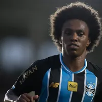 Willian vive indefinição no Grêmio mesmo após negar saída