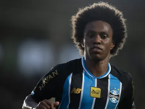 Willian vive indefinição no Grêmio mesmo após negar saída