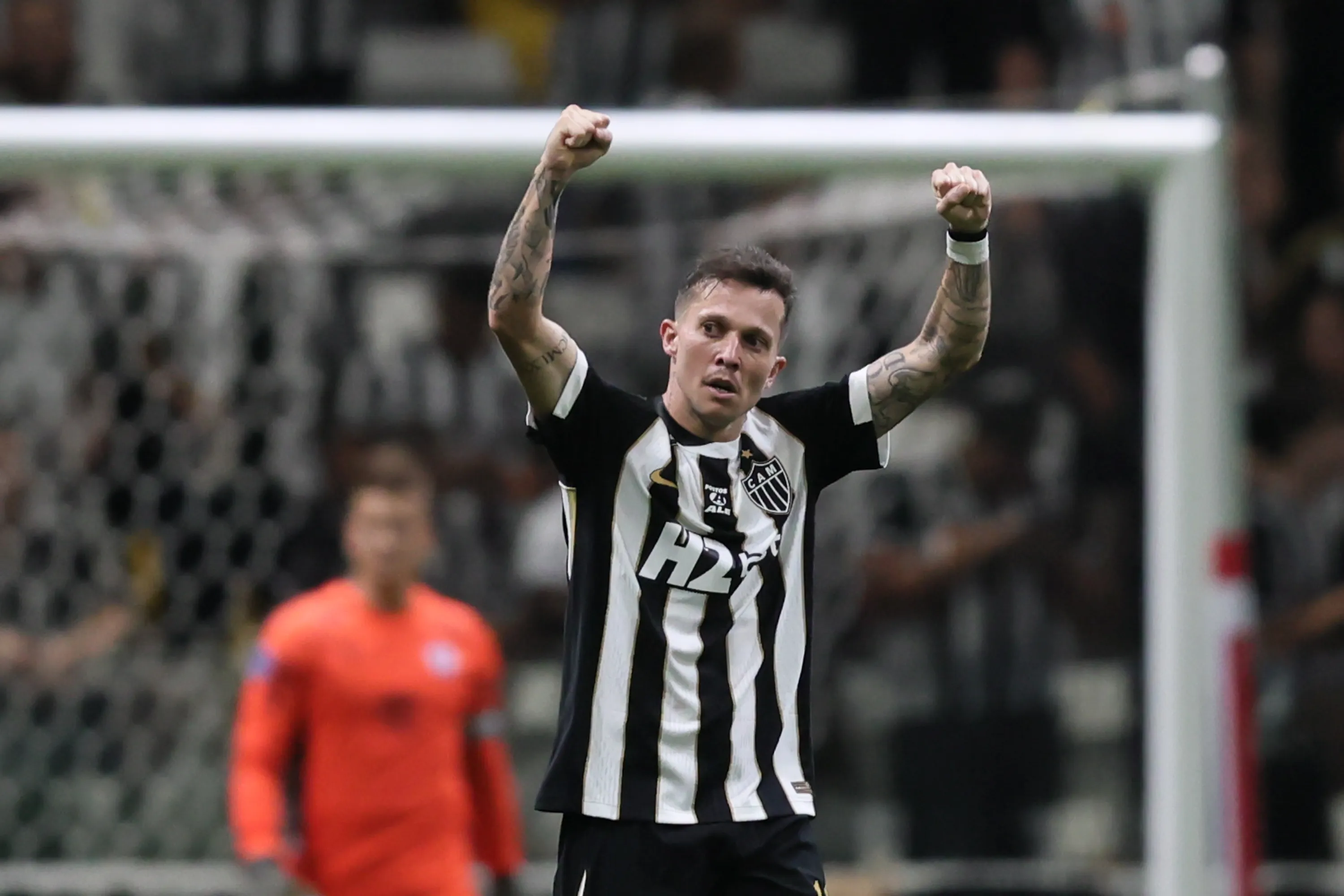 MG – BELO HORIZONTE – 16/04/2026 – COPA SUL-AMERICANA 2026, ATLETICO X JUVENTUD – Bernard jogador do Atletico comemora seu gol durante partida contra o Juventude no estadio Arena MRV pelo campeonato Copa Sul-Americana 2026. Foto: Gilson Lobo/AGIF