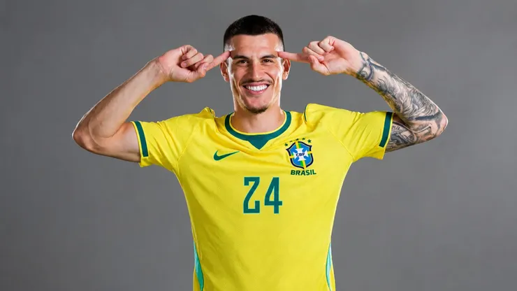 Ibañez, zagueiro da Seleção Brasileira e torcedor do Grêmio