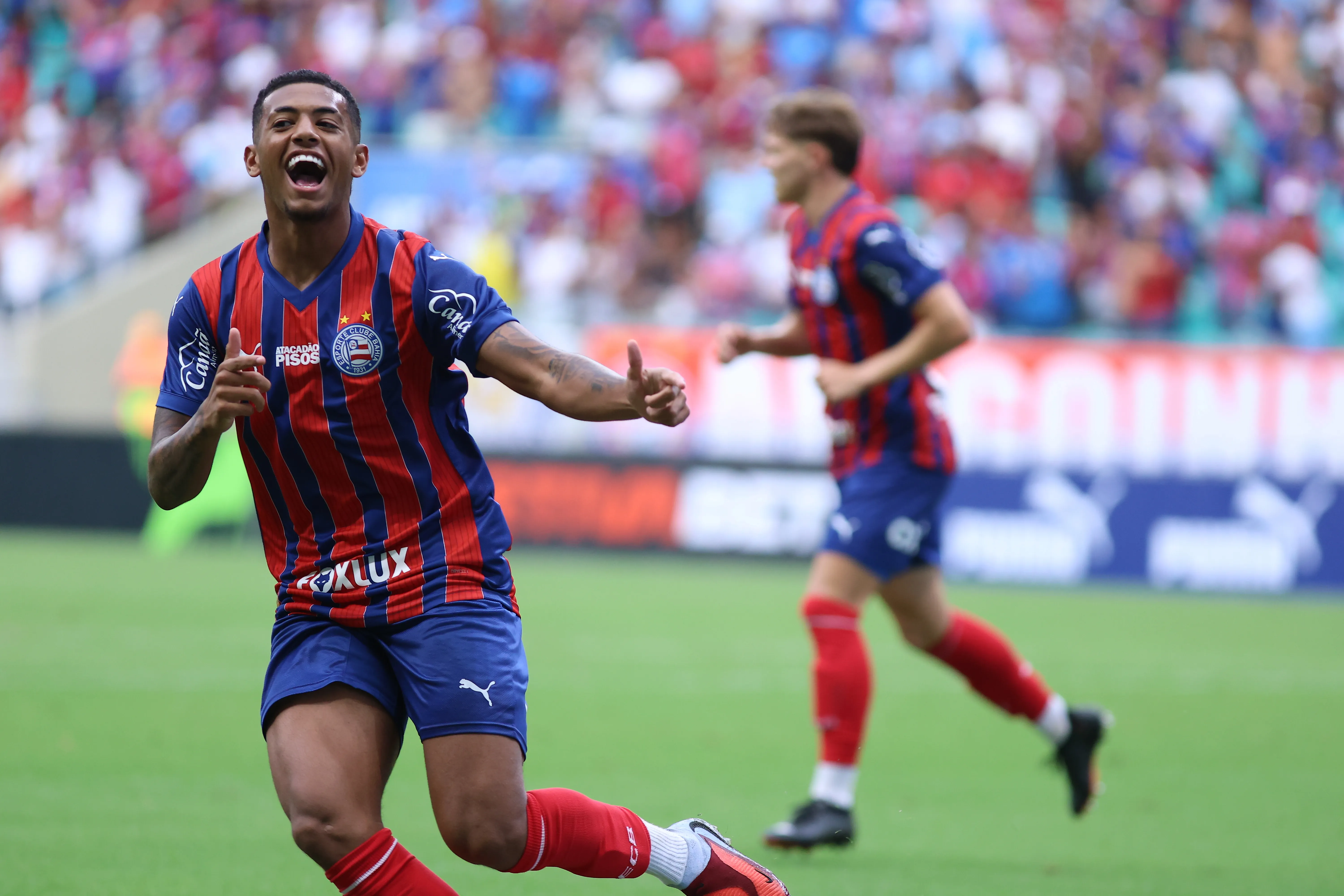 BA – SALVADOR – 17/01/2026 – BAIANO 2026, BAHIA X GALICIA – Kaue Furquim jogador do Bahia comemora seu gol durante partida contra o Galicia no estadio Fonte Nova pelo campeonato Baiano 2026. Foto: Marcio Jose/AGIF
