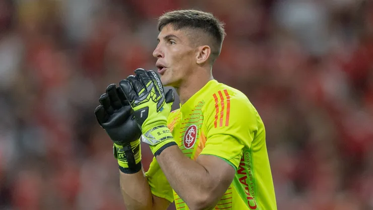 Rochet jogador do Internacional durante partida contra o Gremio no estadio Beira-Rio pelo campeonato Brasileiro A 2026. Foto: Liamara Polli/AGIF