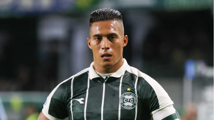 PR - CURITIBA - 25/05/2026 - BRASILEIRO A 2026, CORITIBA X BAHIA - Sebastian Gomez jogador do Coritiba durante partida contra o Bahia no estadio Couto Pereira pelo campeonato Brasileiro A 2026. Foto: Robson Mafra/AGIF