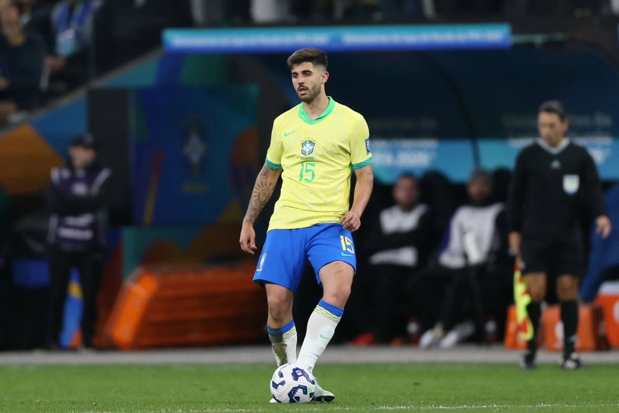 Lucas Beraldo durante a partida entre Brasil e Paraguai nas Eliminatórias da Copa do Mundo 2026. Foto: Marlon Costa/AGIF