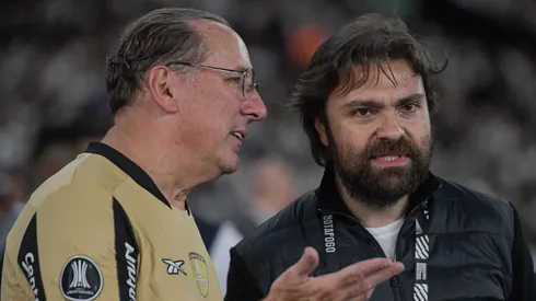 Joao Paulo Magalhaes atual presidente e John Textor CEO do Botafogo durante partida contra o Vasco no estadio Engenhao pelo campeonato Copa Do Brasil 2025. Foto: Thiago Ribeiro/AGIF