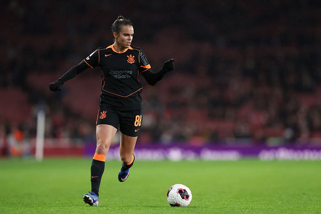 Ana Vitória atuando pelo Corinthians - Foto: Jasper Wax/Getty Images