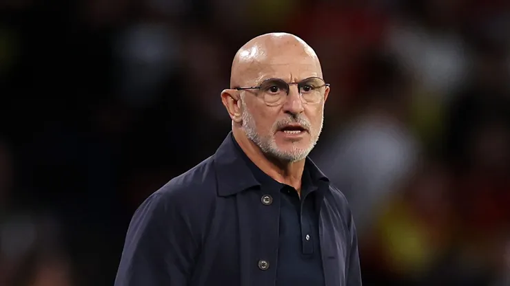 Spain Coach, Luis De La Fuente gives his players instructions from the sidelines during the international friendly match between Spain and Iraq at Riazor Stadium on June 04, 2026 in La Coruna, Spain. (Photo by Florencia Tan Jun/Getty Images)
