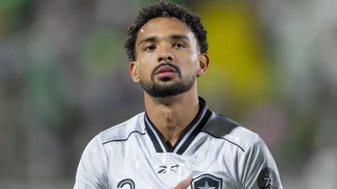 Vitinho durante confronto contra a Chapecoense no Brasileirão de 2026.