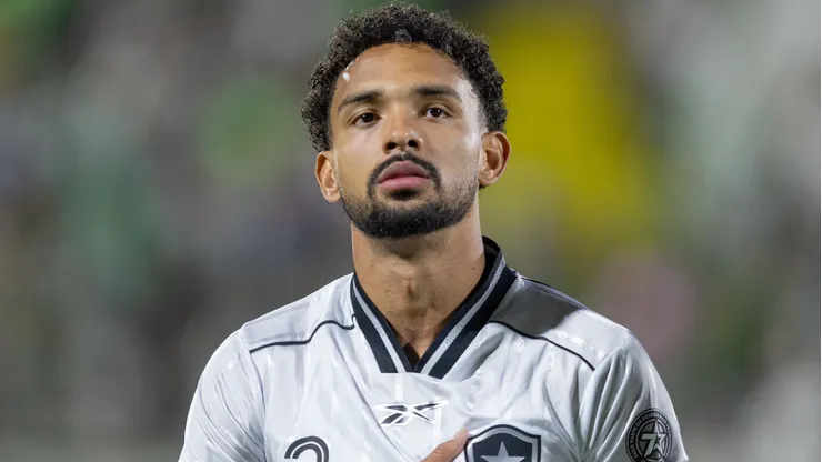 Vitinho durante confronto contra a Chapecoense no Brasileirão de 2026.