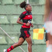 Kaylane comenta início no profissional do Flamengo