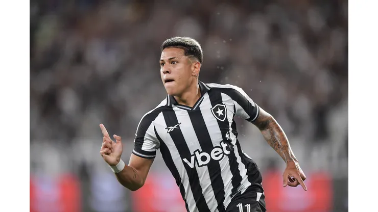 RJ - RIO DE JANEIRO - 29/01/2026 - BRASILEIRO A 2026, BOTAFOGO X CRUZEIRO - Matheus Martins jogador do Botafogo comemora seu gol durante partida contra o Cruzeiro no estadio Engenhao pelo campeonato Brasileiro A 2026. Foto: Thiago Ribeiro/AGIF