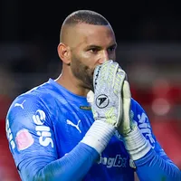 Weverton explica saída do Palmeiras