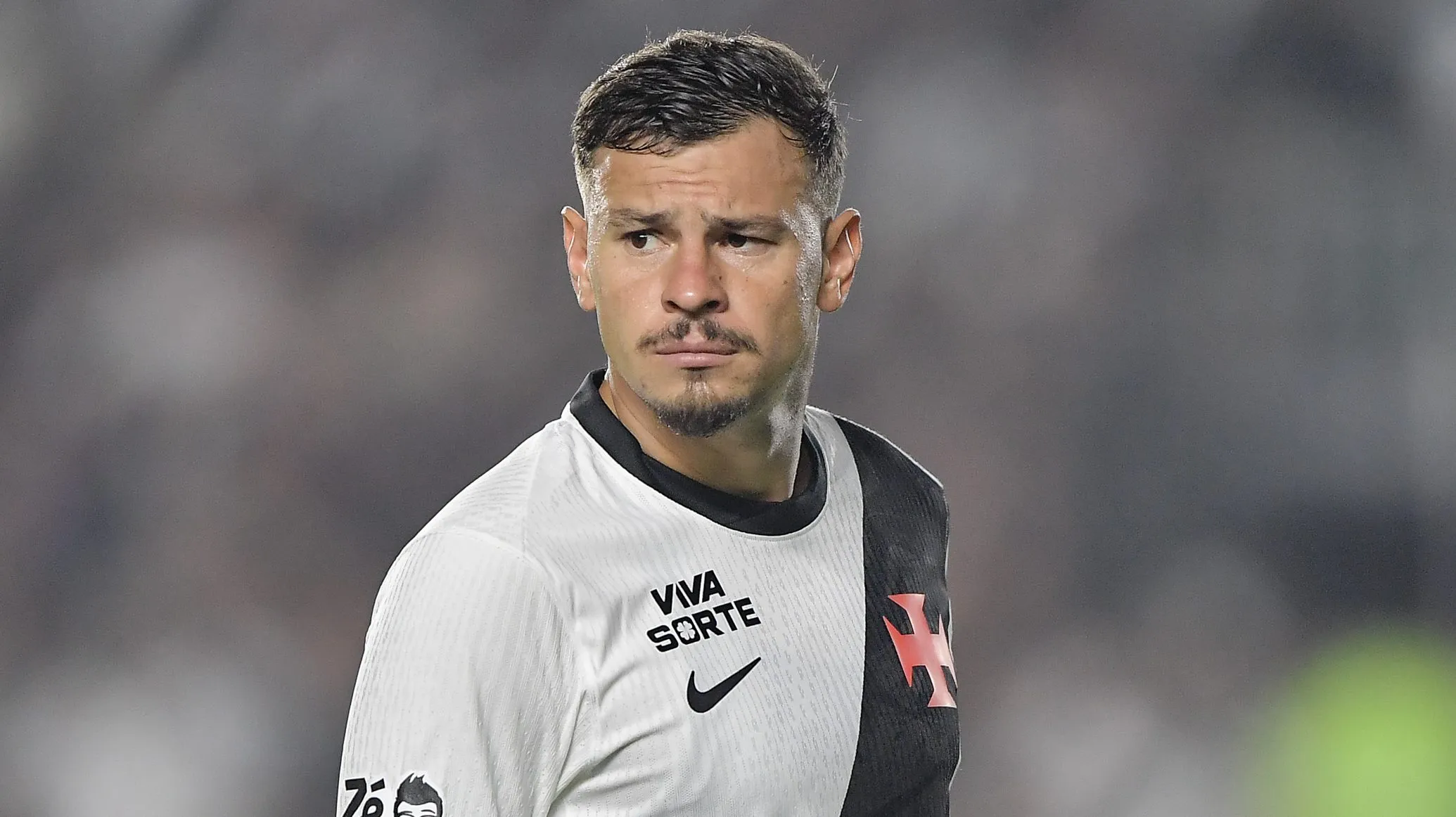 Hugo Moura jogador do Vasco durante partida contra o Palmeiras no estadio Sao Januario pelo campeonato brasileiro. Foto: Thiago Ribeiro/AGIF
