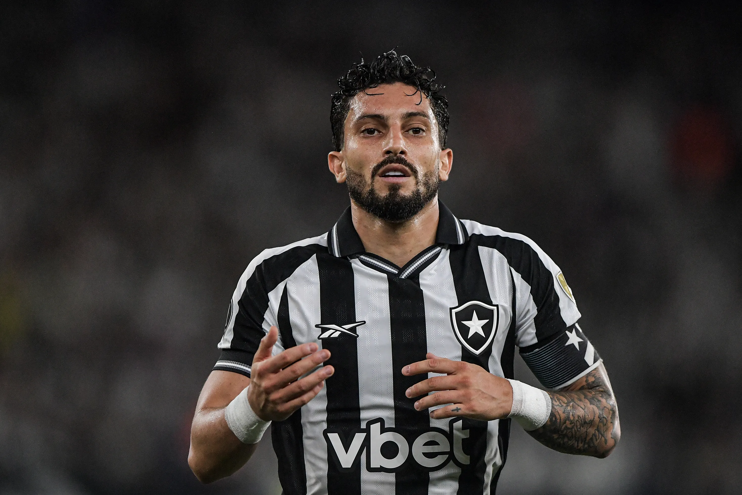 RJ – RIO DE JANEIRO – 10/03/2026 – COPA LIBERTADORES 2026, BOTAFOGO X BARCELONA DE GUAYAQUIL – Alex Telles jogador do Botafogo durante partida contra o Barcelona de Guayaquil no estadio Engenhao pelo campeonato Copa Libertadores 2026. Foto: Thiago Ribeiro/AGIF