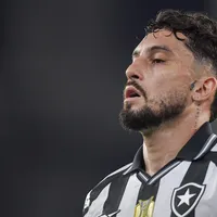 Grêmio avalia Alex Telles, lateral do Botafogo