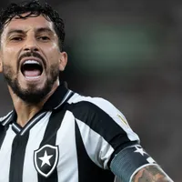 Botafogo nega que Alex Telles tenha rejeitado renovação
