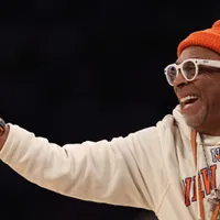 Spike Lee marca presença em treino da Seleção