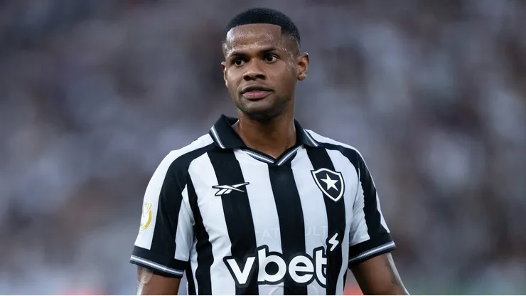 Junior Santos jogador do Botafogo durante partida contra o Chapecoense no estadio Engenhao pelo campeonato Copa Do Brasil 2026. Foto: Jorge Rodrigues/AGIF