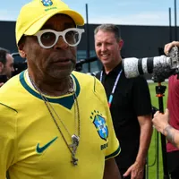 Cineasta Spike Lee, busca por Neymar em treino da Seleção