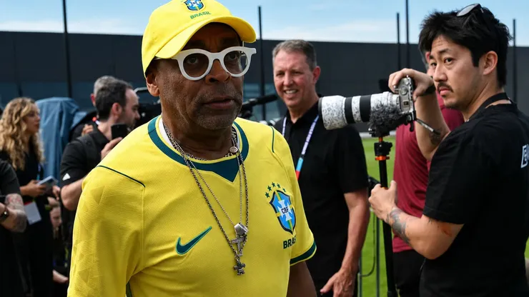 Spike Lee no treino da Seleção Brasileira. Foto: Mauro Pimentel/AFP